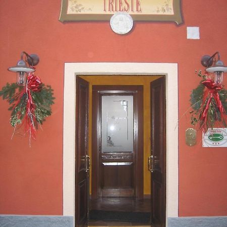 I Malpensanti Del Trieste Monticelli dʼOngina Eksteriør billede