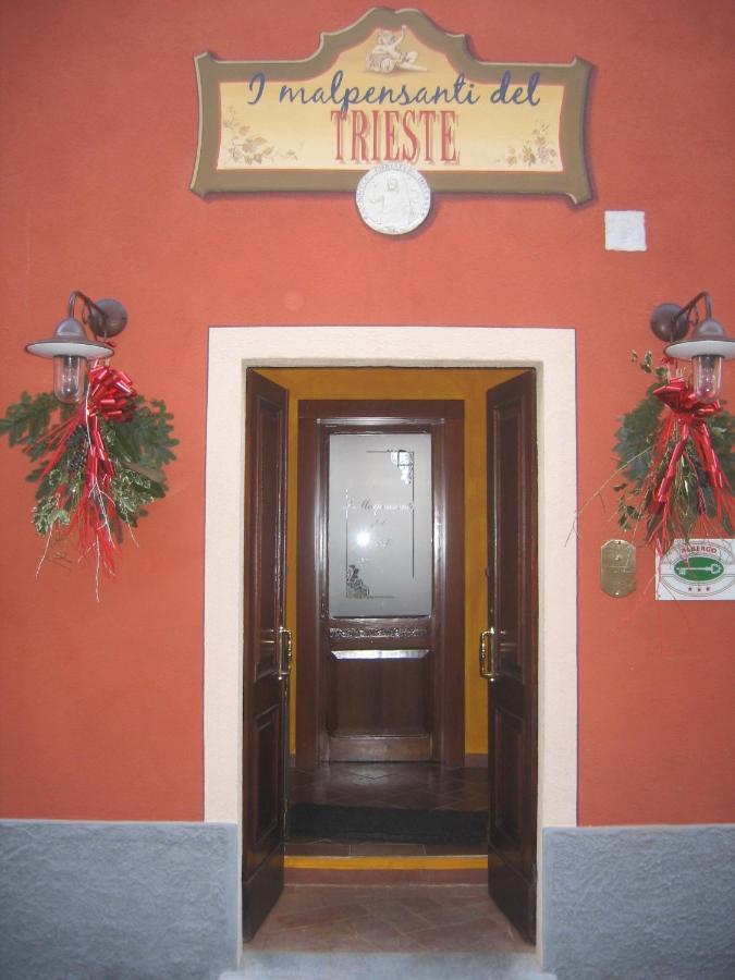 I Malpensanti Del Trieste Monticelli dʼOngina Eksteriør billede